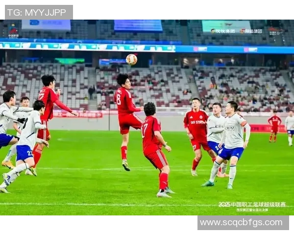 上海足球队在足球战术排行榜中荣登第五名引发广泛关注与讨论 上海足球队在足球战术排行榜中荣登第五名引发广泛关注与讨论