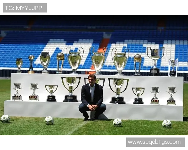 足球明星卡西的精彩瞬间与职业生涯回顾图片展览