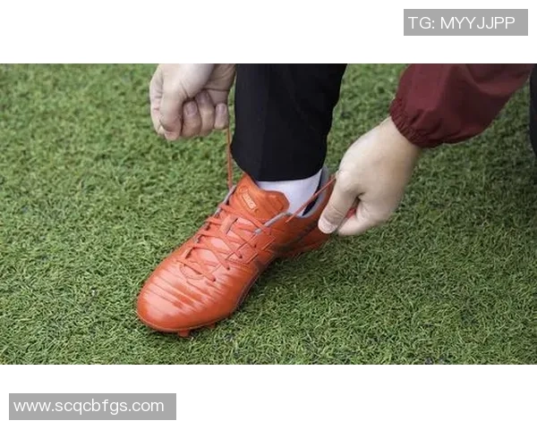 足球门将专用足球鞋的选择与使用技巧解析助你守护球门的每一瞬间